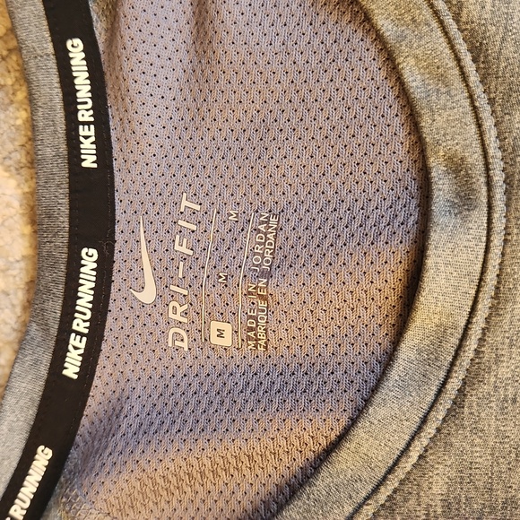 Women's Nike dri-fit long sleeve running shirt - Picture 2 of 6